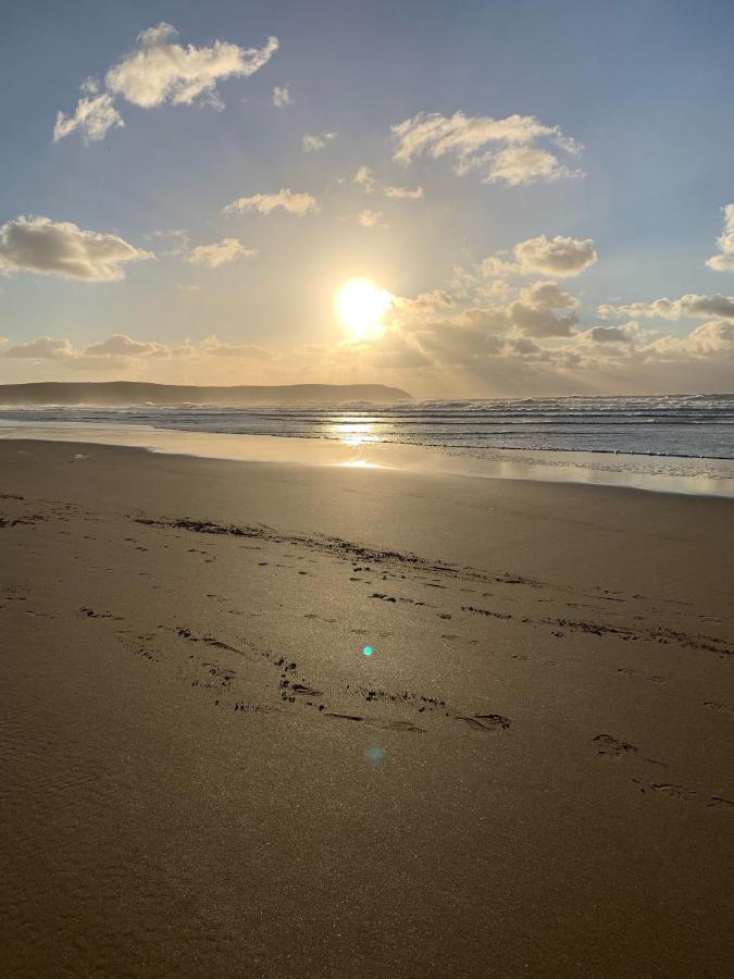 Ocean Backpackers Self-Catering Hostel Ilfracombe Bagian luar foto