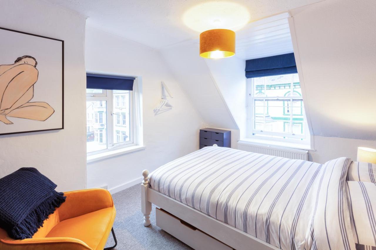 Ocean Backpackers Self-Catering Hostel Ilfracombe Bagian luar foto