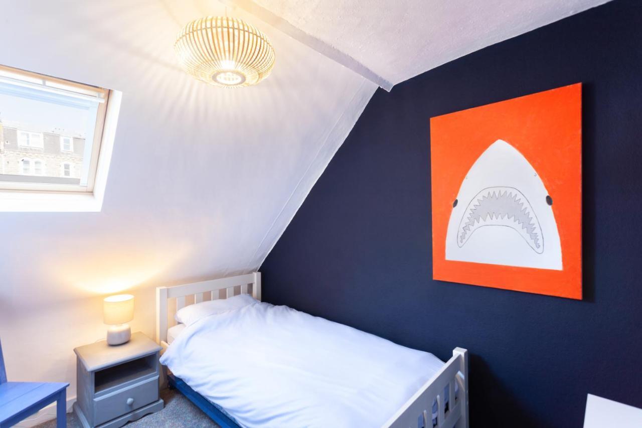 Ocean Backpackers Self-Catering Hostel Ilfracombe Bagian luar foto
