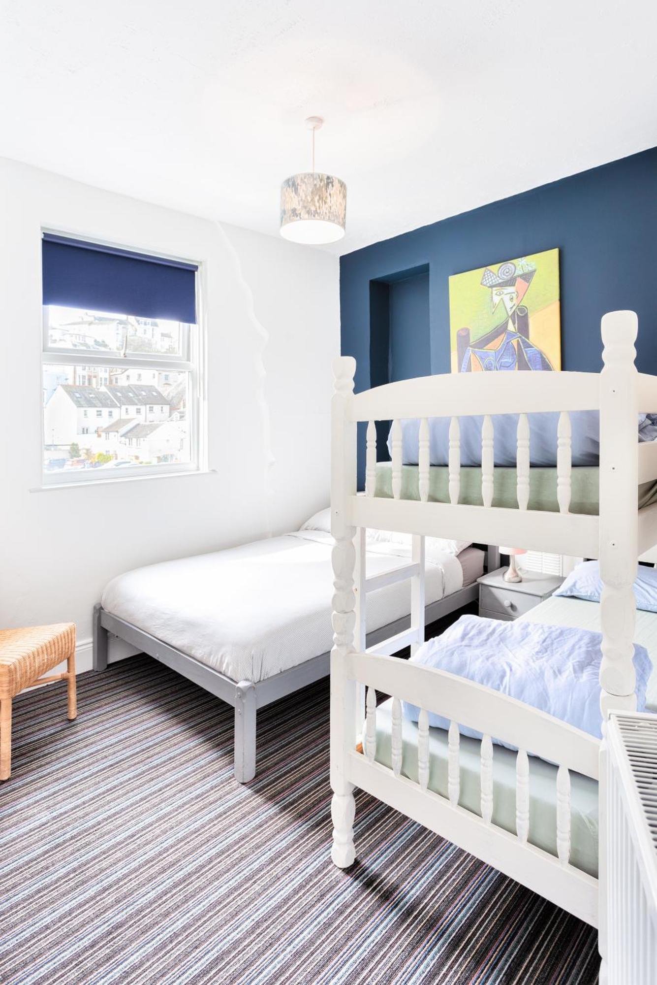 Ocean Backpackers Self-Catering Hostel Ilfracombe Bagian luar foto