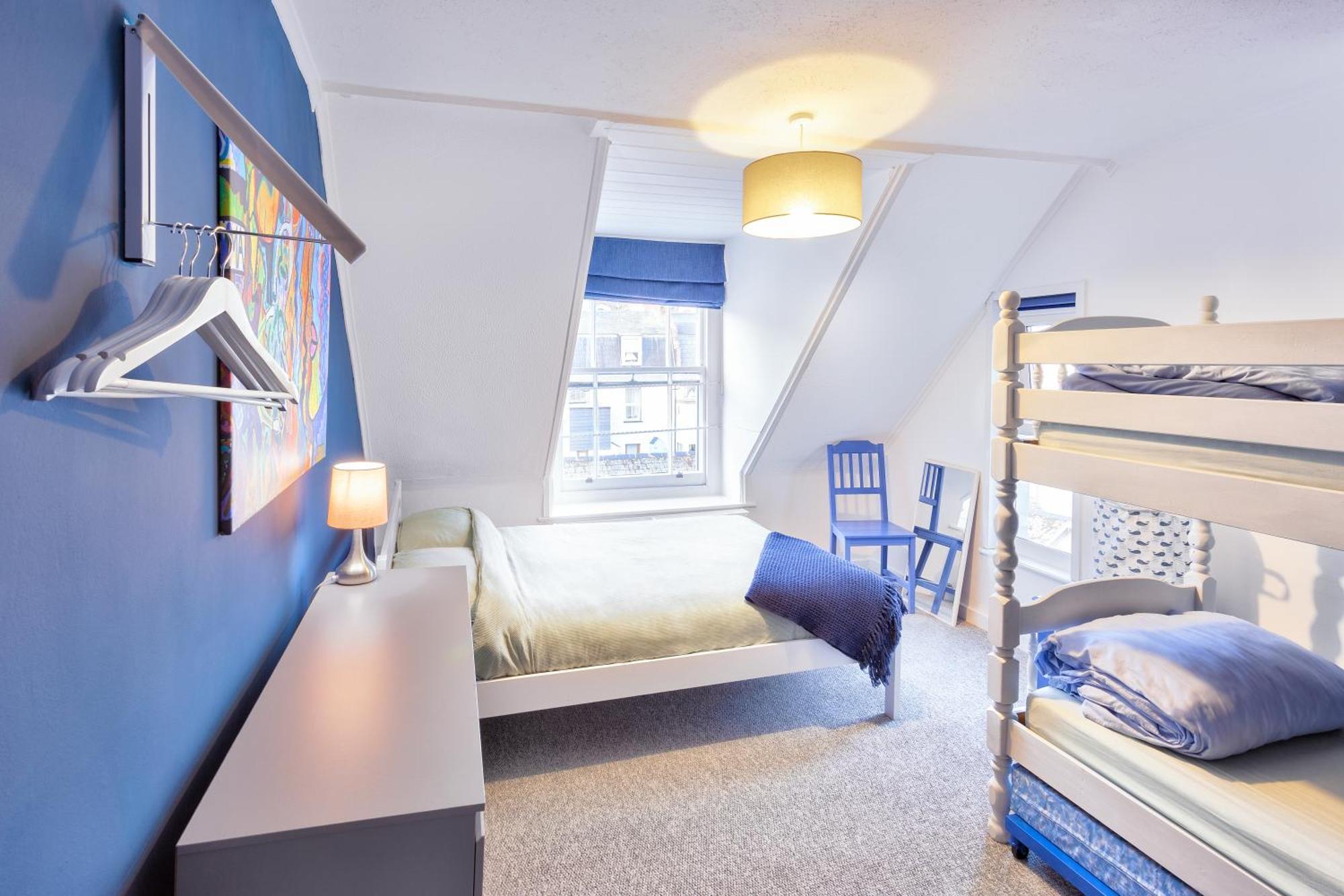 Ocean Backpackers Self-Catering Hostel Ilfracombe Bagian luar foto