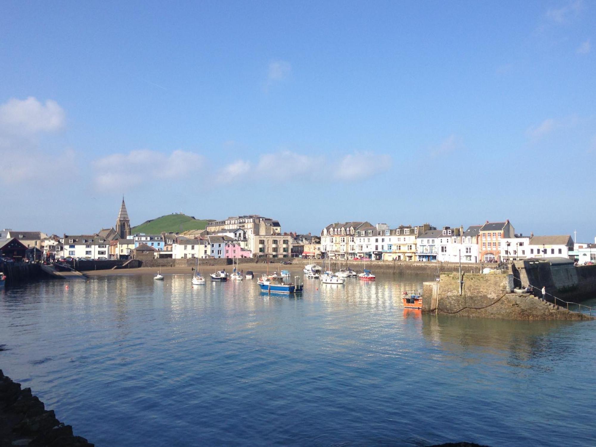 Ocean Backpackers Self-Catering Hostel Ilfracombe Bagian luar foto