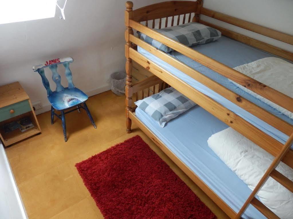 Ocean Backpackers Self-Catering Hostel Ilfracombe Bagian luar foto