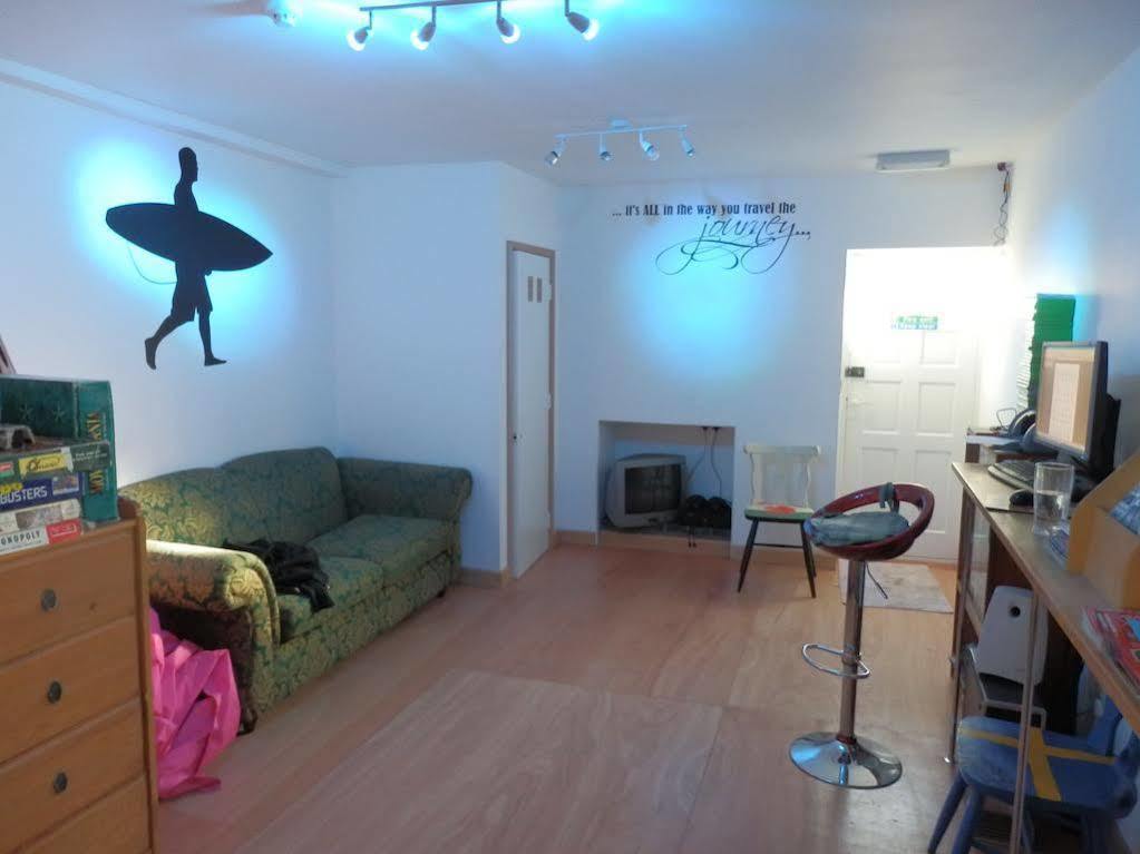 Ocean Backpackers Self-Catering Hostel Ilfracombe Bagian luar foto