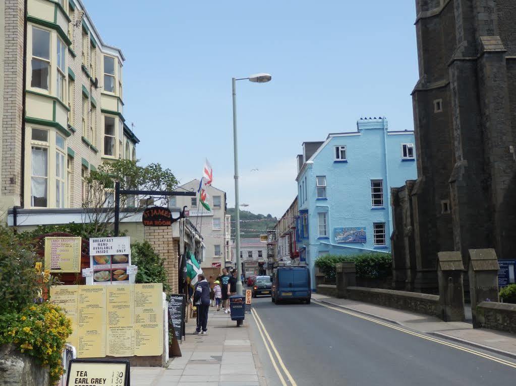 Ocean Backpackers Self-Catering Hostel Ilfracombe Bagian luar foto