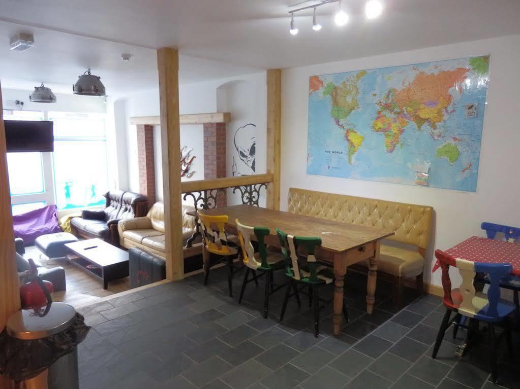 Ocean Backpackers Self-Catering Hostel Ilfracombe Bagian luar foto